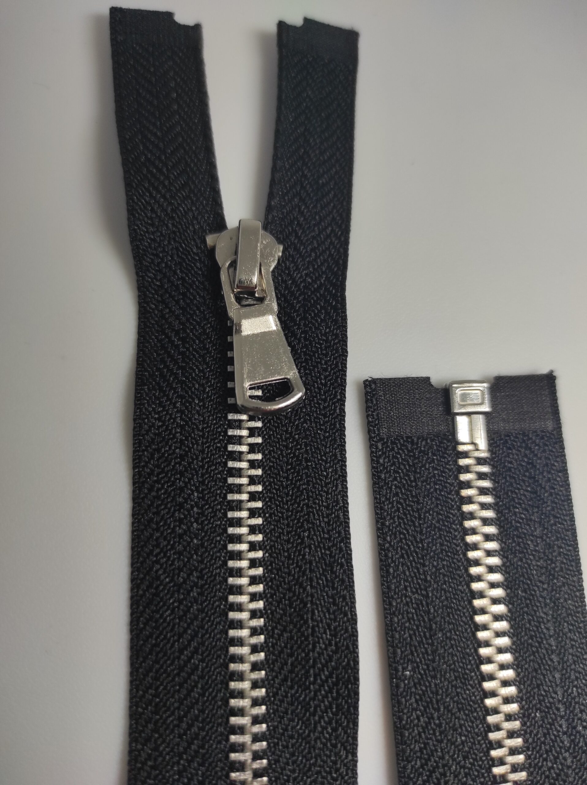 juodas-s_71796159-d7fd-4017-b85d-c2122dc32085