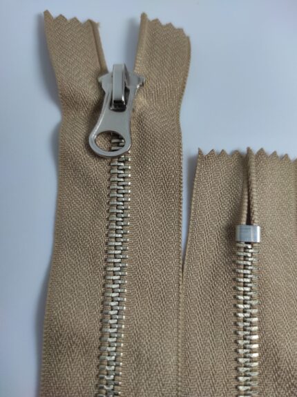 (Kreminė) Nr5 metalinis užtrauktukas neišsegamas M5-085S