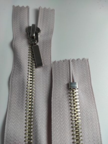 (Kreminė) Nr5 metalinis užtrauktukas neišsegamas M5-187S