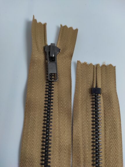 (Ruda) Nr5 metalinis užtrauktukas neišsegamas M5-893TM