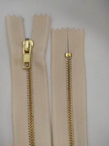 (Ružavai kreminė) Nr3 metalinis užtrauktukas neišsegamas M3-123A