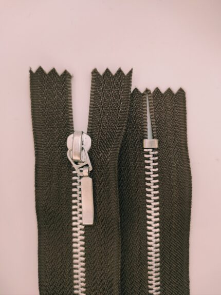 (Ruda) Nr3 metalinis užtrauktukas neišsegamas M3-141S