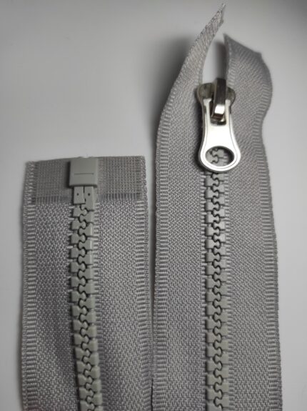 (Pilka)Nr5 plastikinis užtrauktukas išsegamas vienos spynelės P5-1-132