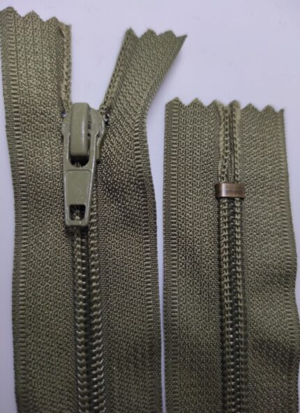 (Chaki) Nr5 Spiraliniai užtrauktukai ,neišsegami  S5-1-011