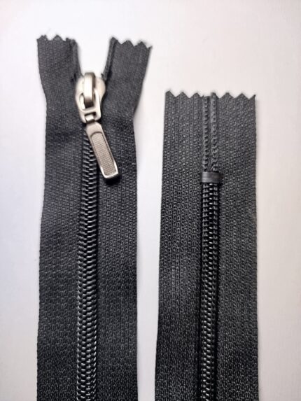 (Juoda) Nr5 Spiraliniai užtrauktukai ,neišsegami  S5-1-580