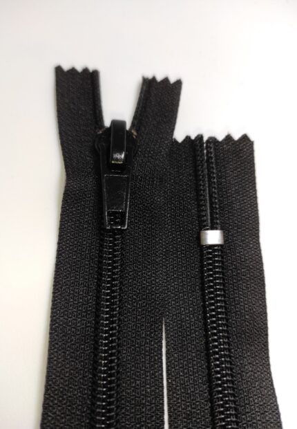 (Juoda) Nr5 Spiraliniai užtrauktukai ,neišsegami S5-1-580