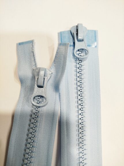 (Šviesiai mėlyni) Nr8 plastikinis užtrauktukas iš segamas dvieju spynelių P8-2-542