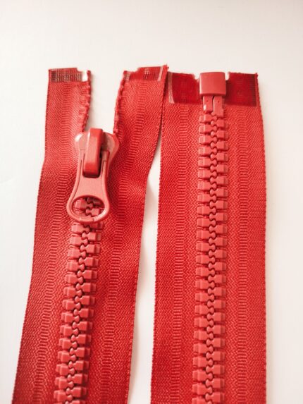 (Raudona)Nr8 plastikinis užtrauktukas išsegamas vienos spynelės P8-1-138