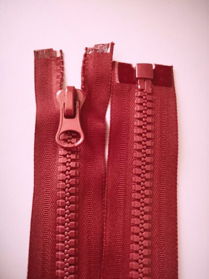 (Raudona)Nr8 plastikinis užtrauktukas išsegamas vienos spynelės P8-1-520