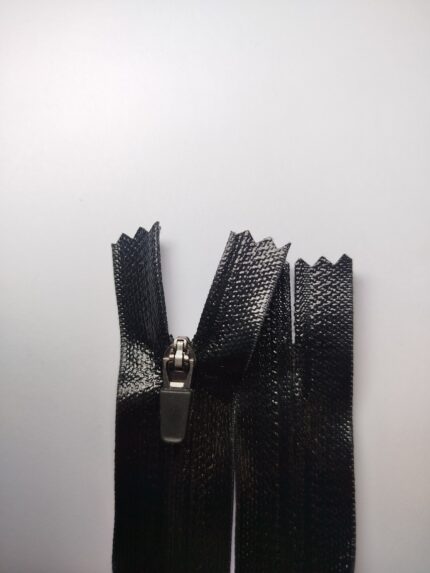 (Juoda,blizgi) Waterproof Impregnuoti spiraliniai užtrauktukai,neišsegami  IS3-1-580